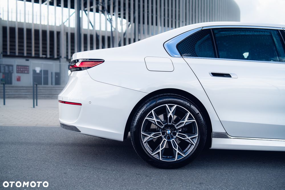 BMW Seria 7 730d xDrive mHEV - 8