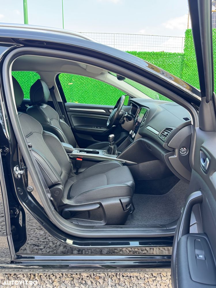 Renault Megane Blue dCi 116 Intens - 11