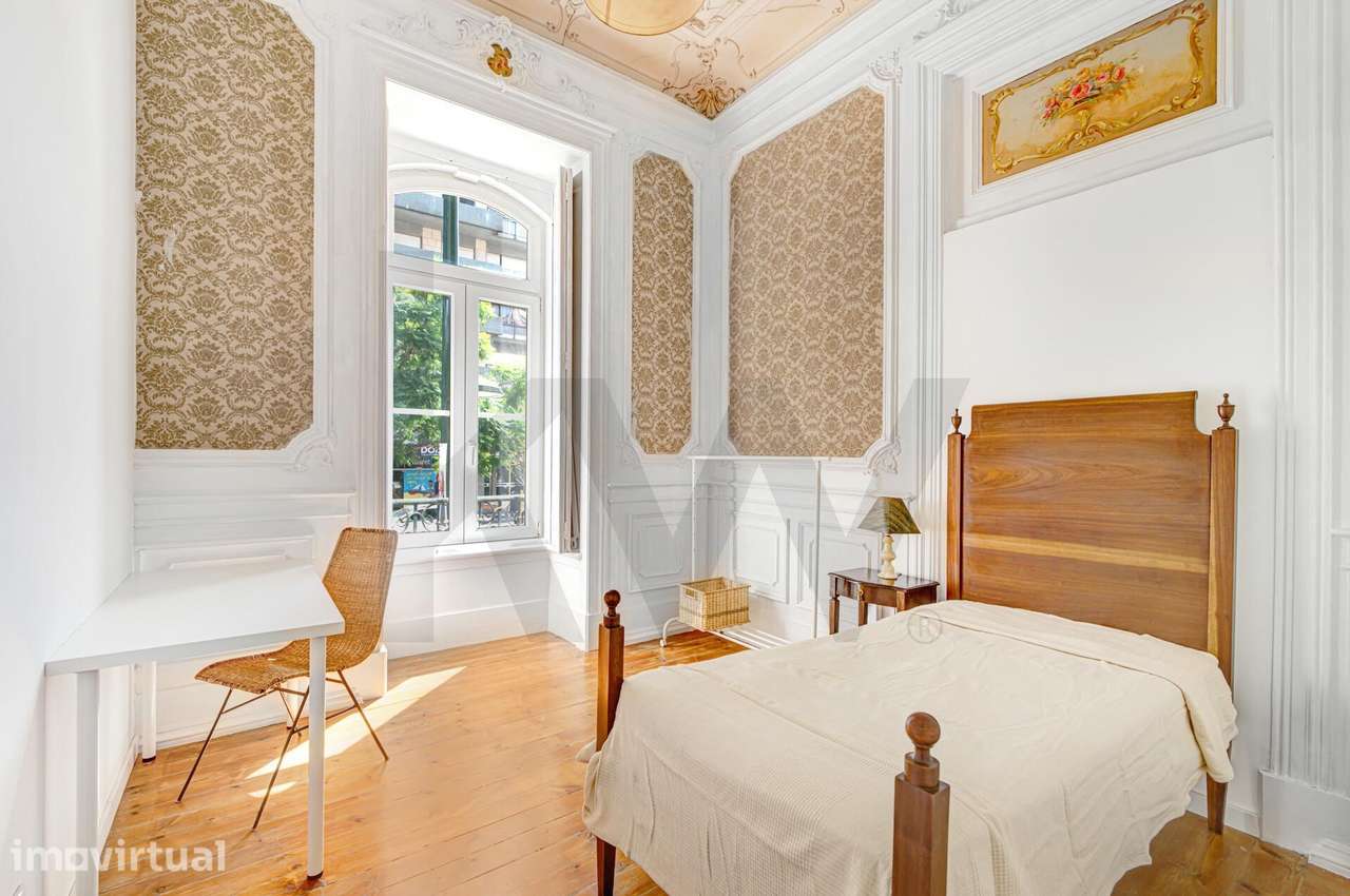 Arrenda-se quarto na Avenida Fontes Pereira de Melo, Lisboa. - Quarto