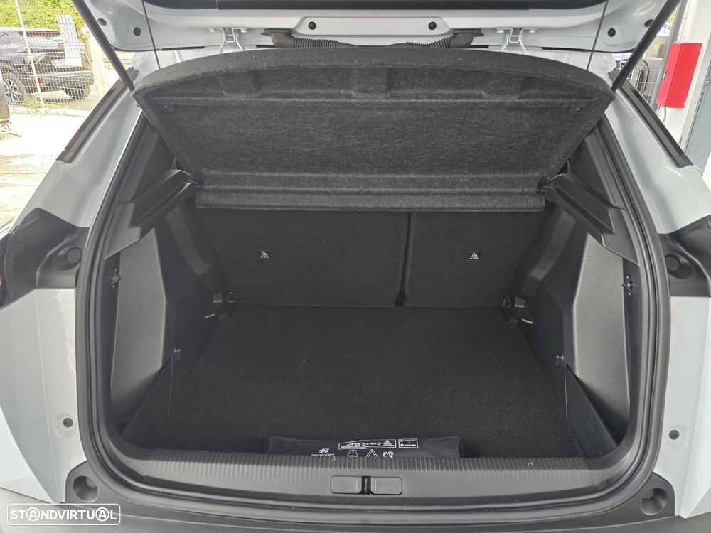 Peugeot 2008 1.2 PureTech Allure - 31