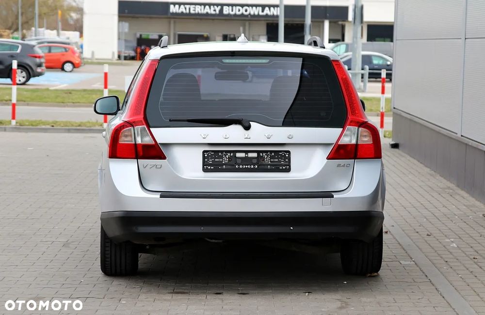 Volvo V70 2.4D Momentum - 5