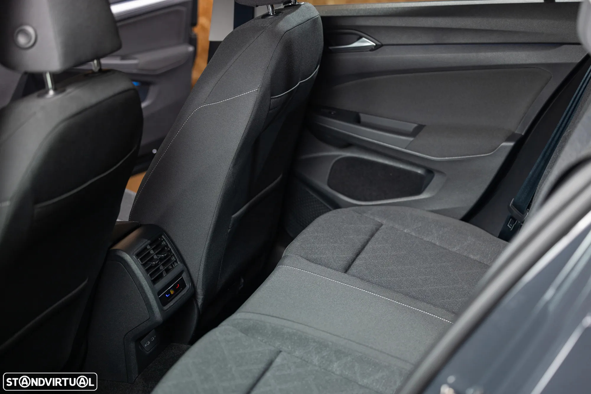 VW Golf 2.0 TDI Conceptline - 19