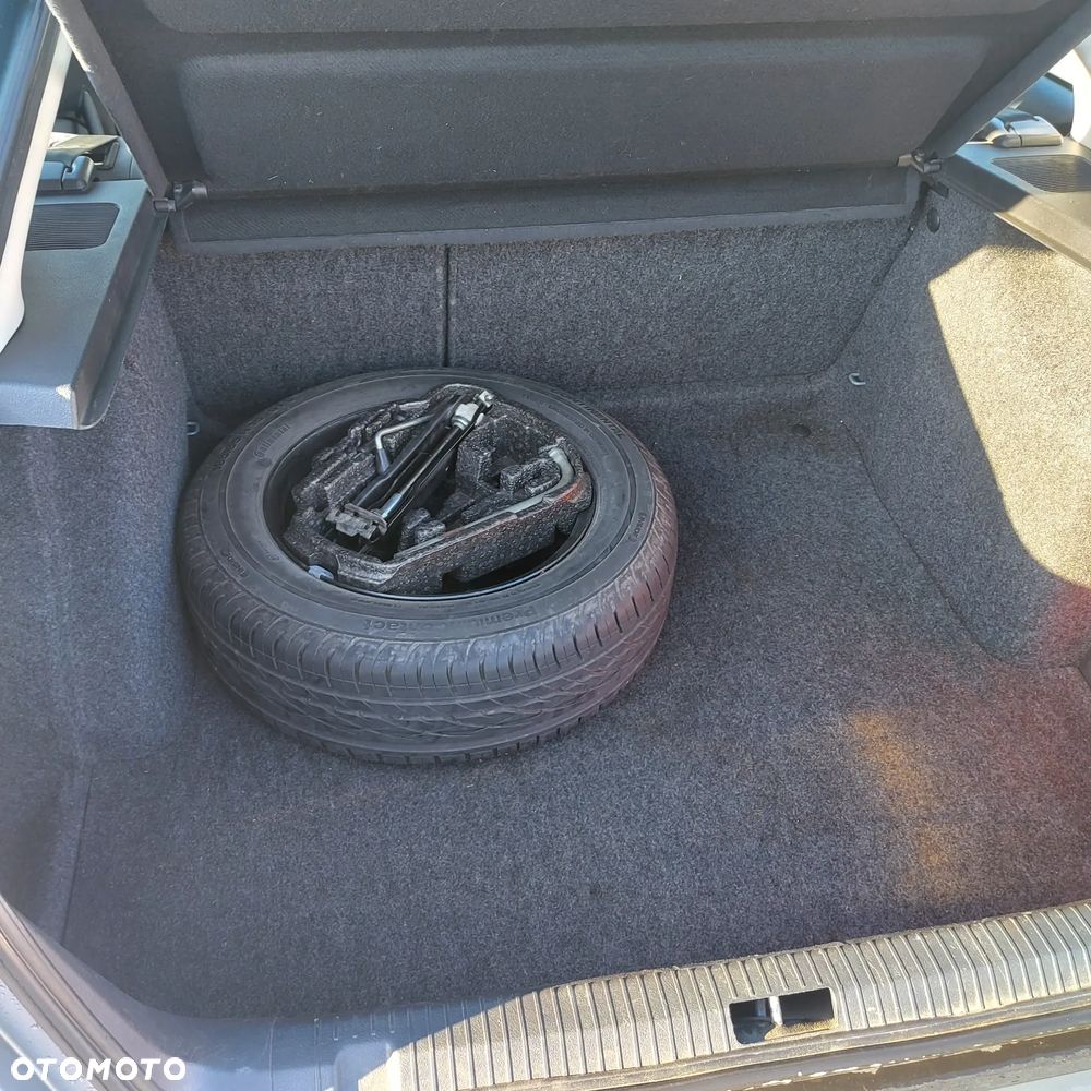 Skoda Octavia 1.6 Ambiente - 9