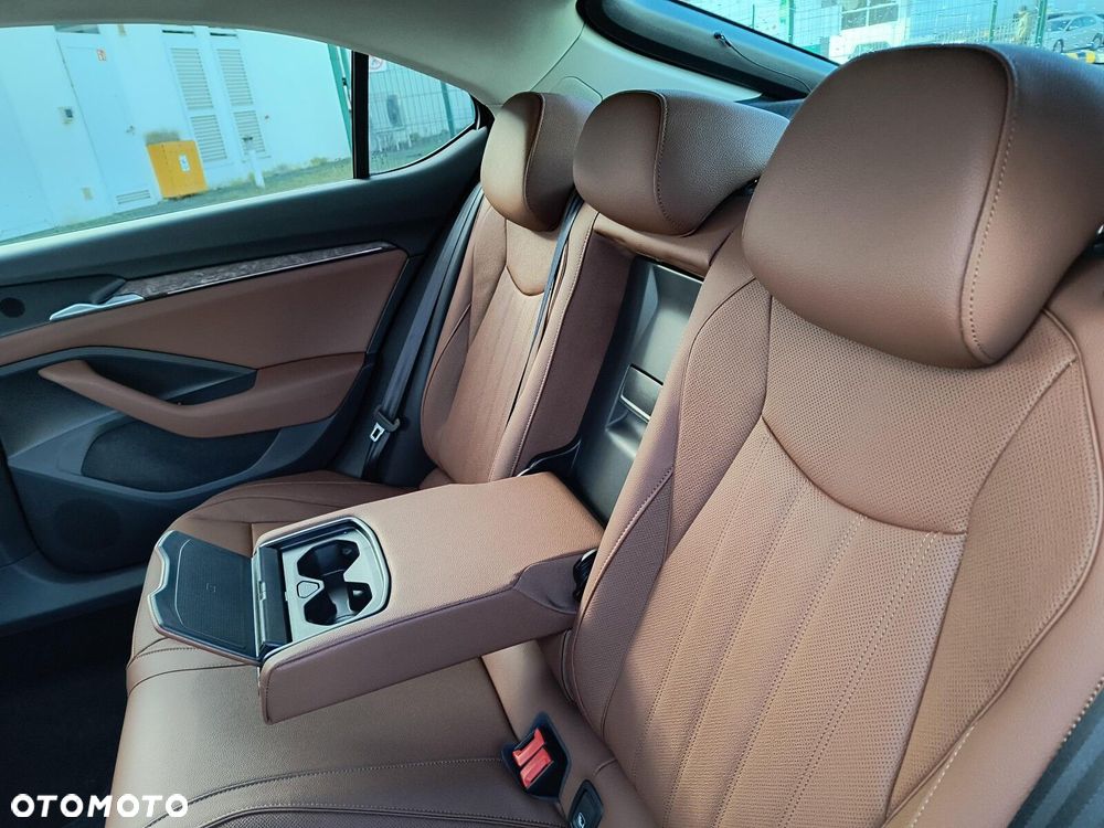 Skoda Superb 2.0 TDI SCR 4x4 L&K DSG - 16