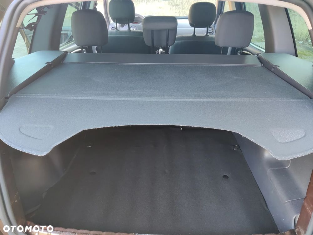 Dacia Duster 1.6 16V 105 4x2 Celebration - 22