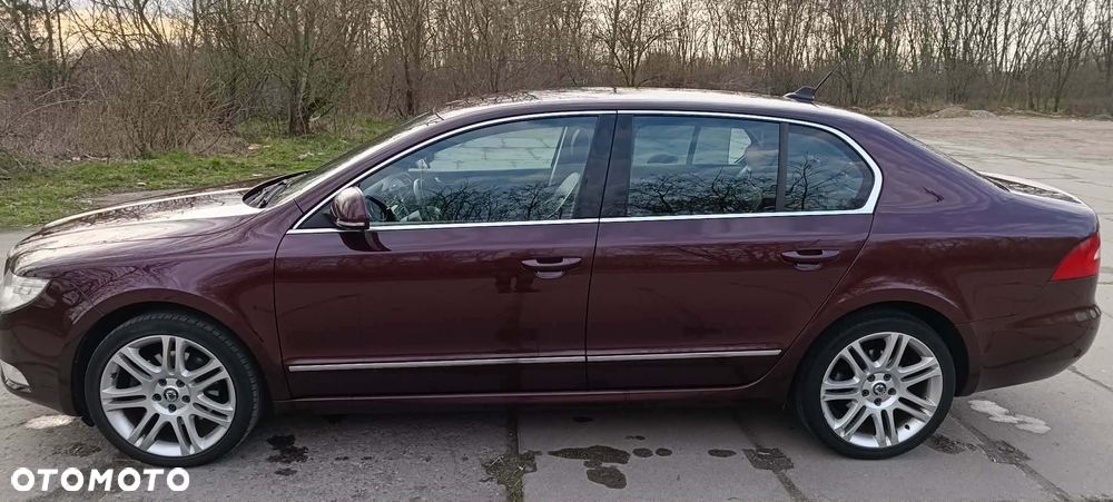 Skoda Superb 2.0 TDI DSG Elegance - 2