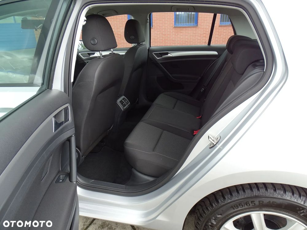Volkswagen Golf 1.0 TSI Comfortline - 23