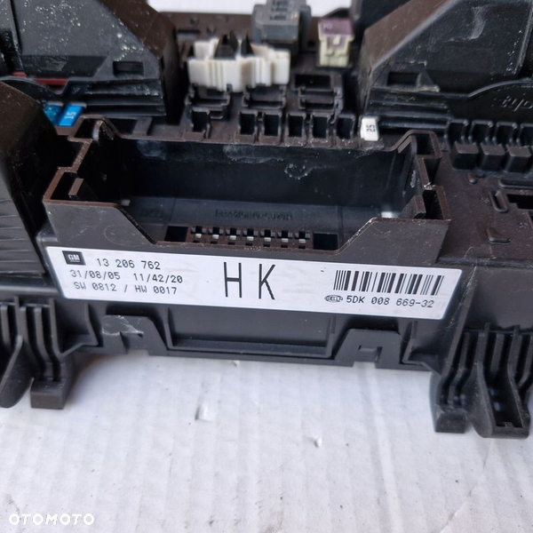 OPEL ASTRA H III ZAFIRA B SKRZYNKA BEZPIECZNIKÓW MODUŁ BSI 13206762 HK