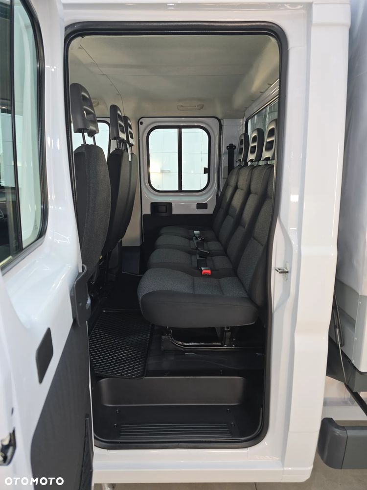 Fiat DUCATO 19Tyś km DOKA MAXI 7-OSOBOWY + 855Kg Ładownośc NAJLEPSZY SINIK 2,3 IVECO 140KM SALON PL STAN JAK NOWY NOWY NOWY 19Tyś km SERWIS ASO FIAT DO OSTATNIEGO Km KOŁA16 Cali KLIMA ELEKTRYKA WZMOCNIONE ZAWIESZENIE - 31