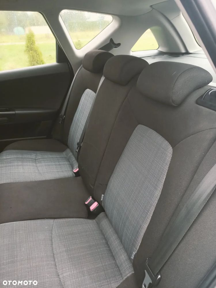 Kia Ceed - 9