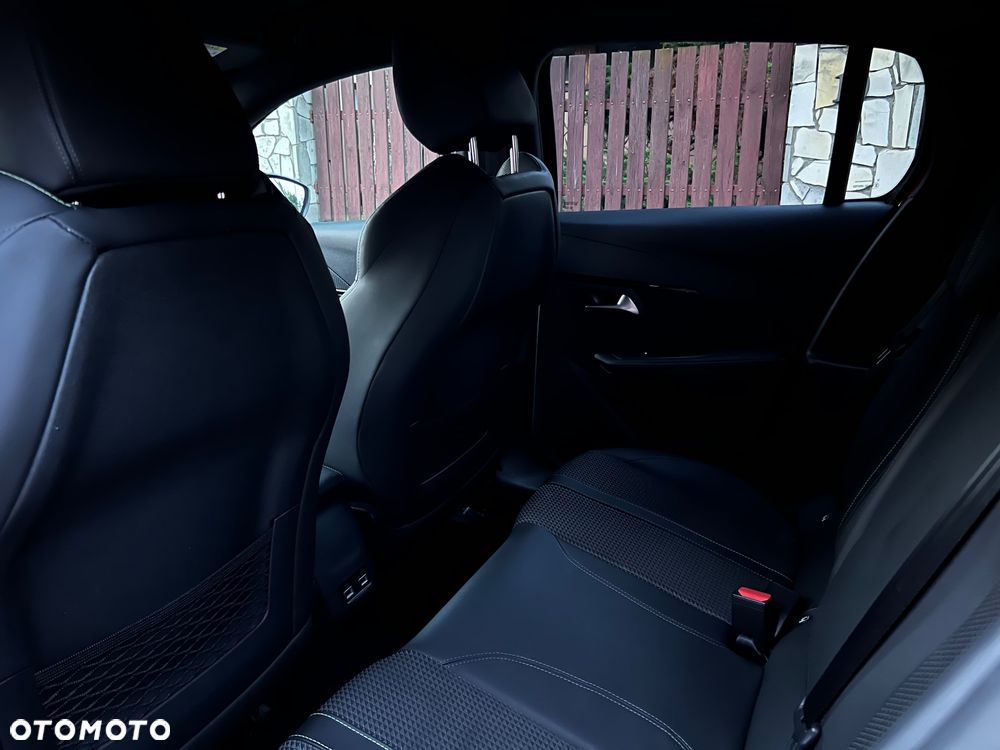 Peugeot 208 PureTech 100 GT Pack - 11