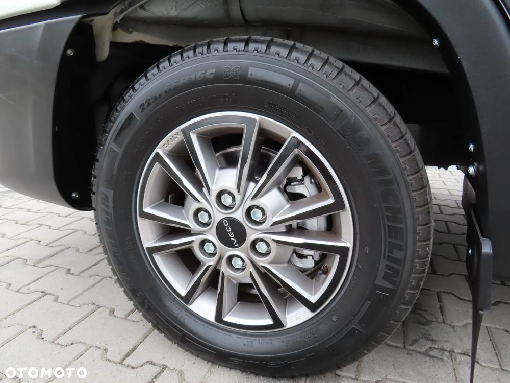 Iveco Daily 35S18 3.0 HPI 180 KM POWER Kontener+ WINDA BÄR 750 Kg 8.E.Palet 4270 mm Długi Boczne Drzwi Rozstaw Osi 4100 mm Ładowność 905 Kg GWARANCJA PRODUCENTA Stan Jak Nowy Gotowy Dostępny POLECAM - 9