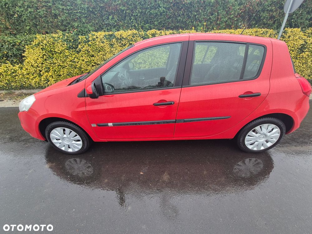 Renault Clio 1.2 16V Campus - 6