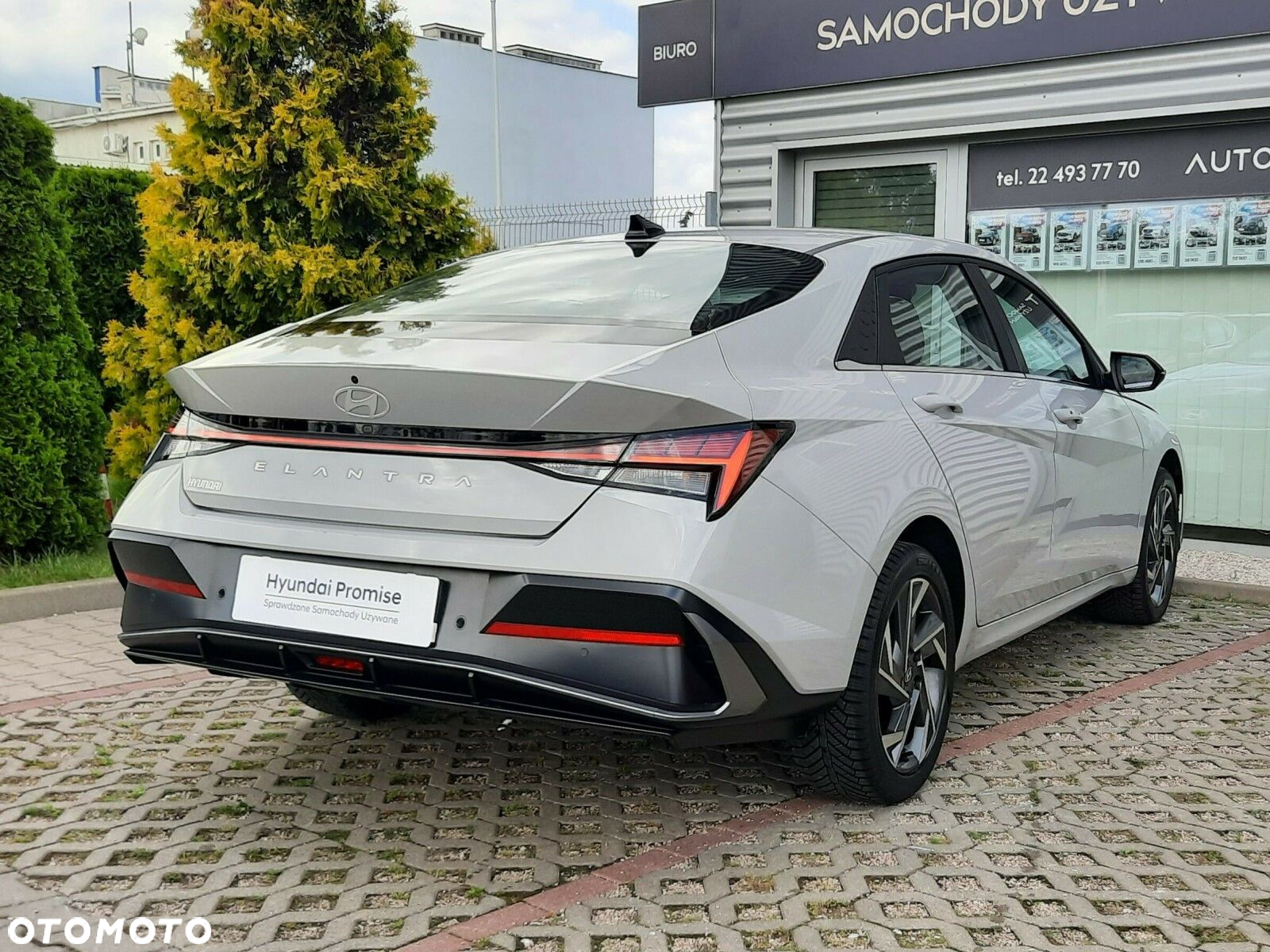 Hyundai Elantra - 2