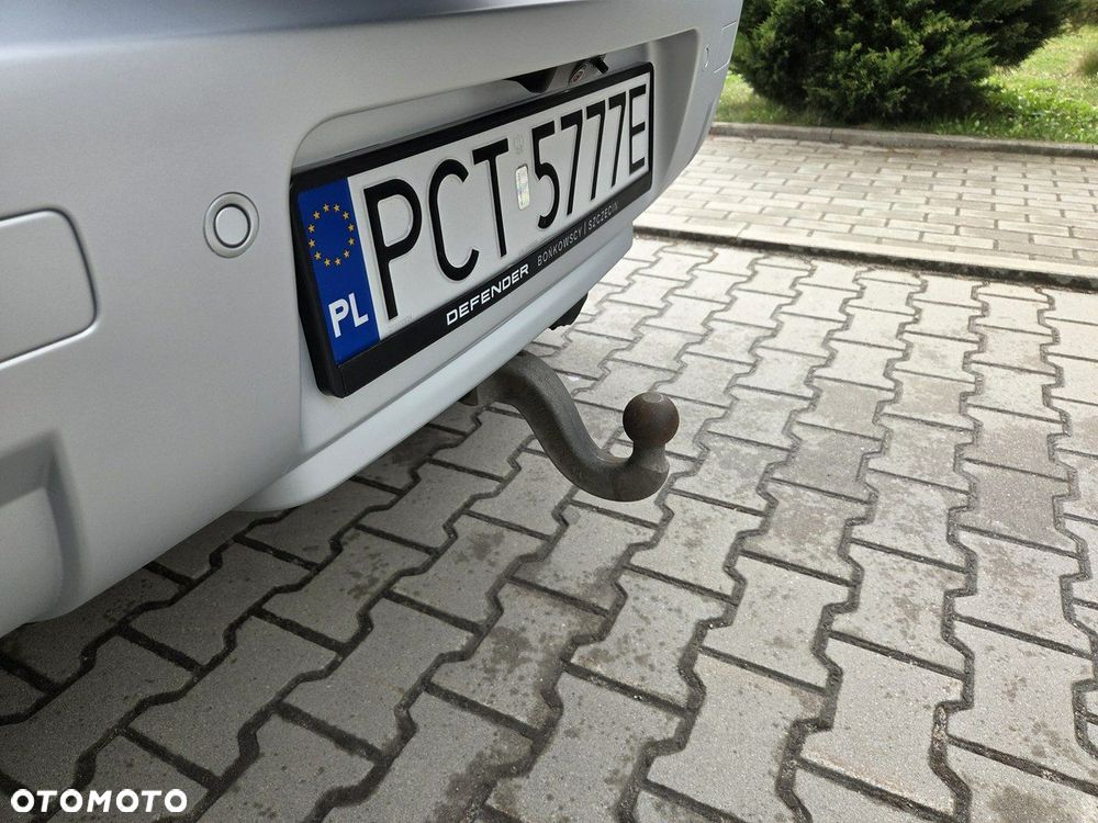 Land Rover Defender - 16