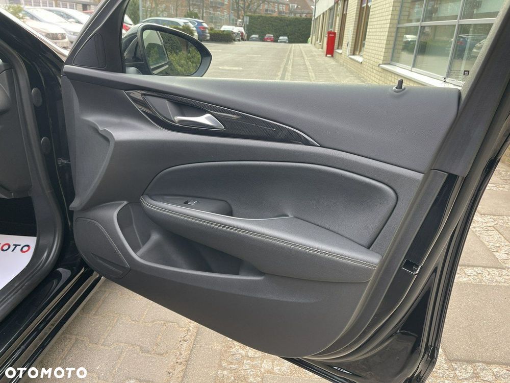 Opel Insignia - 27