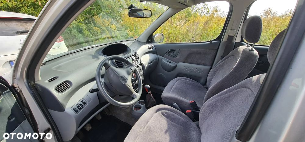 Toyota Yaris 1.3 Luna - 12
