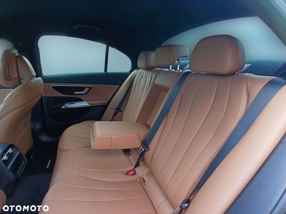 Mercedes-Benz Klasa E 220 d mHEV 4-Matic AMG 9G-Tronic - 8