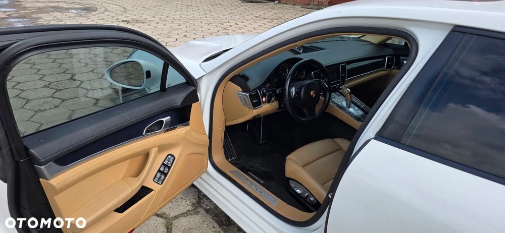Porsche Panamera PDK - 7
