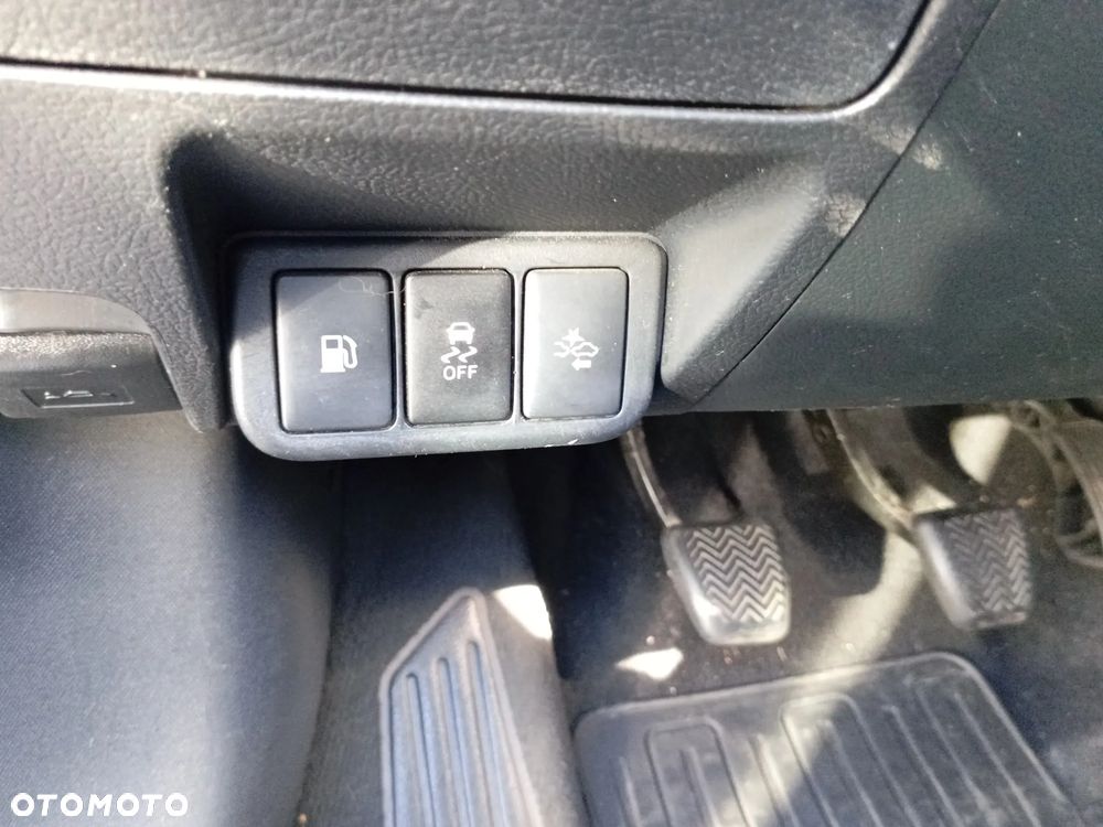Toyota Avensis - 21