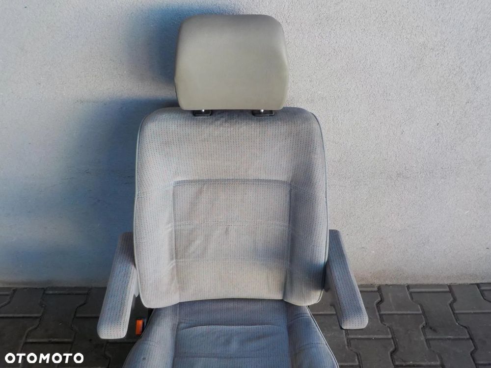 VW T4 FOTEL SIEDZENIE KIEROWCY Z PODŁOKIETNIKAMI - 3