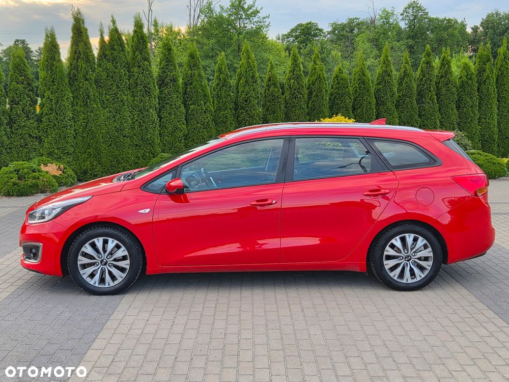 Kia Ceed 1.6 GDI Dream Team Edition - 4