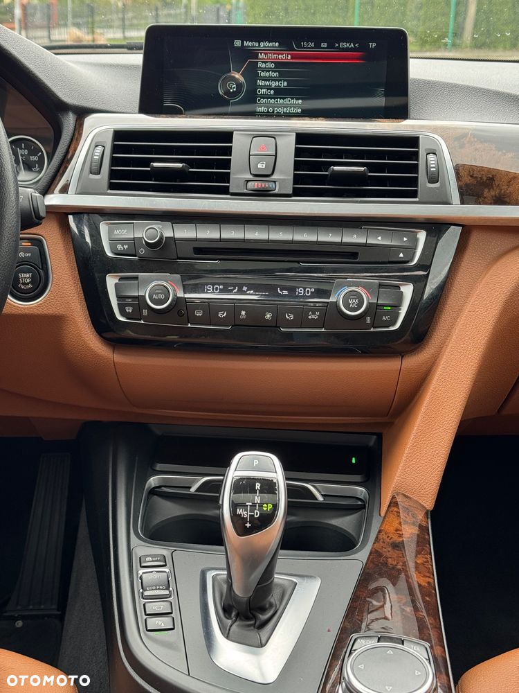 BMW Seria 3 320d Touring xDrive Luxury Line - 21