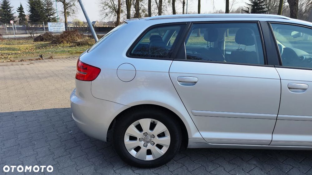 Audi A3 Sportback 1.6 TDI DPF Attraction - 11