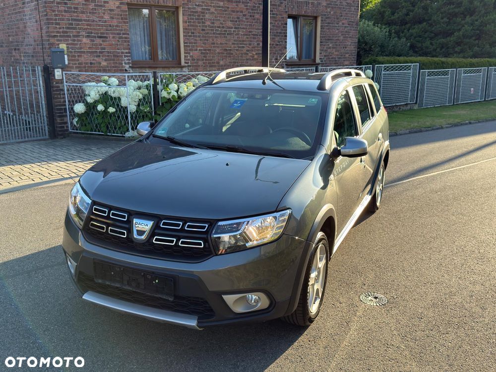 Dacia Logan TCe 90 S&S Stepway Celebration - 3