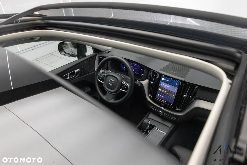 Volvo XC 60 B4 D AWD Ultimate Dark - 32