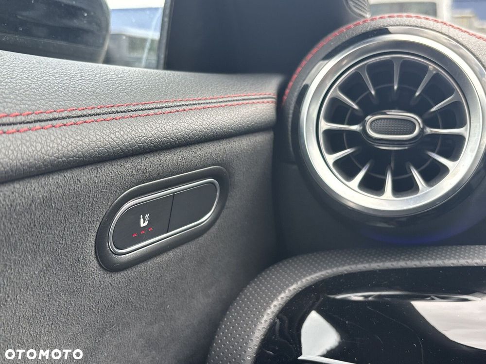 Mercedes-Benz CLA 200 4-Matic AMG Line 8G-DCT - 20
