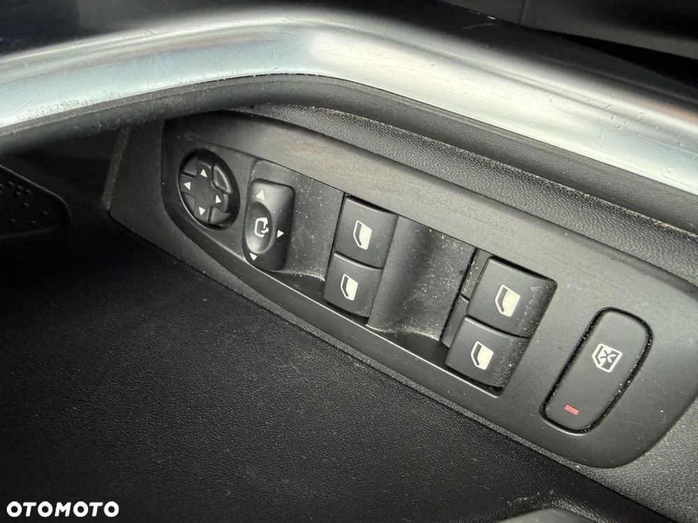 Peugeot 2008 PureTech 110 Stop&Start EAT6 Crossway - 18