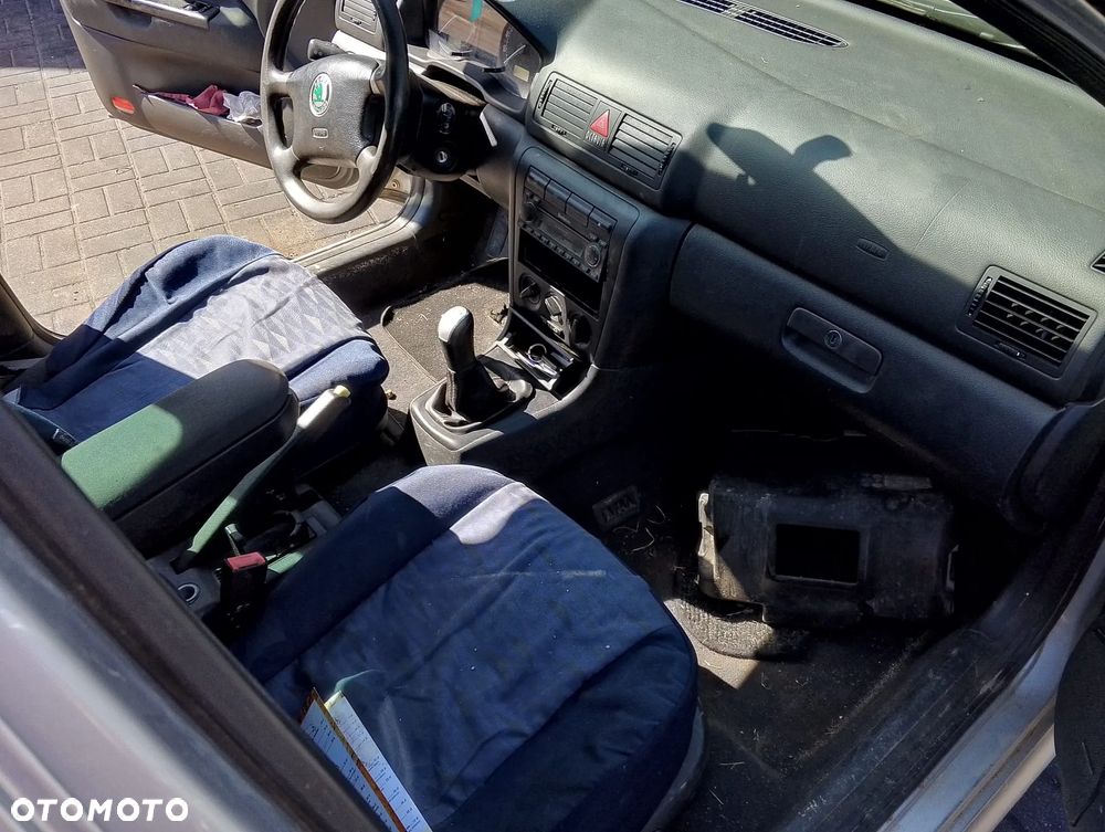 Skoda Octavia I FL (00-10r.) 1.9 TDI 110KM. Silnik ASV Skrzynia EGS lakier 9102 F7T L97A.Cały na części. GWARANCJA !!! Przód Tył Zestaw Komplet Drzwi Klapa Zderzak Błotnik Maska Grill Atrapa Szyba Pas Lampa Lusterko Boczki Fotel Kanapa Kokpit Deska Rozdzielcza Przełącznik Włącznik Sterownik Przewody Wiązka Instalacja Moduł Komputer Czujnik Listwa Pompa Alternator Wtryski Głowica Rozrusznik Kompresor Sprzęgło Dwumas Silnik Skrzynia ABS Klimatyzacji Paliwa Wspomagania Kolektor Turbina Przepustnica Zawór Chłodnica Koło Hak Belka Sanki Zawieszenie Mcpherson Półoś Amortyzator Wydech Tłumik Zacisk Most - 7