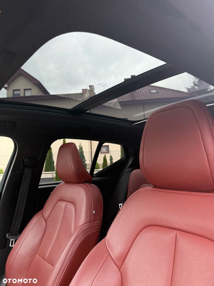 Volvo XC 40 T5 AWD Geartronic Momentum - 2
