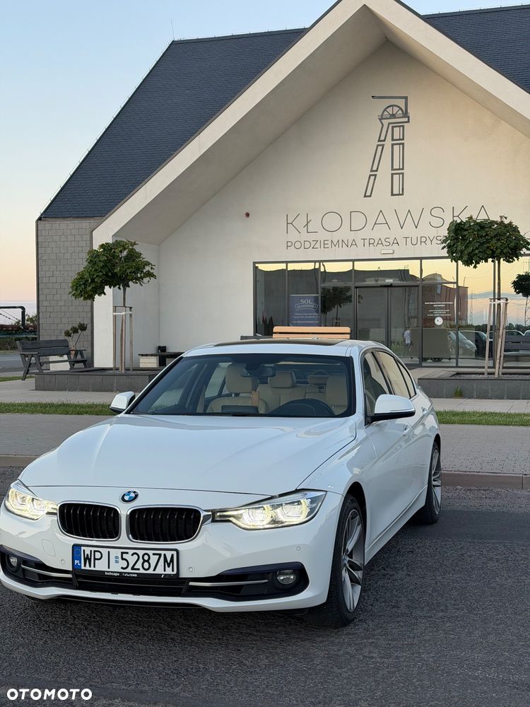 BMW Seria 3 330i - 2