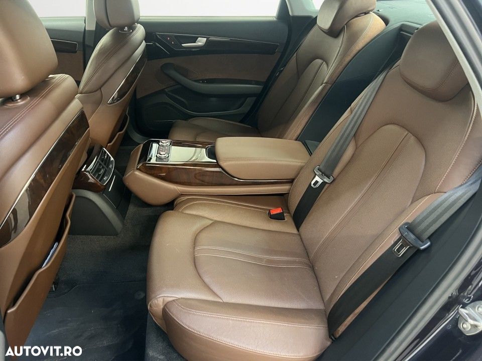 Audi A8 - 12