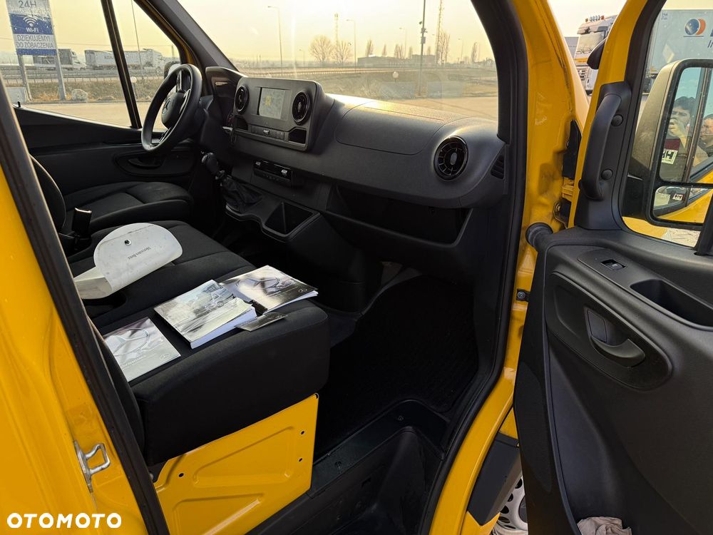 Mercedes-Benz Sprinter - 8