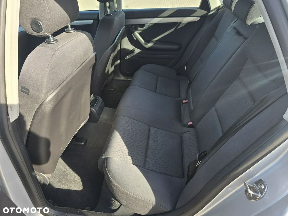 Audi A4 Limousine - 16