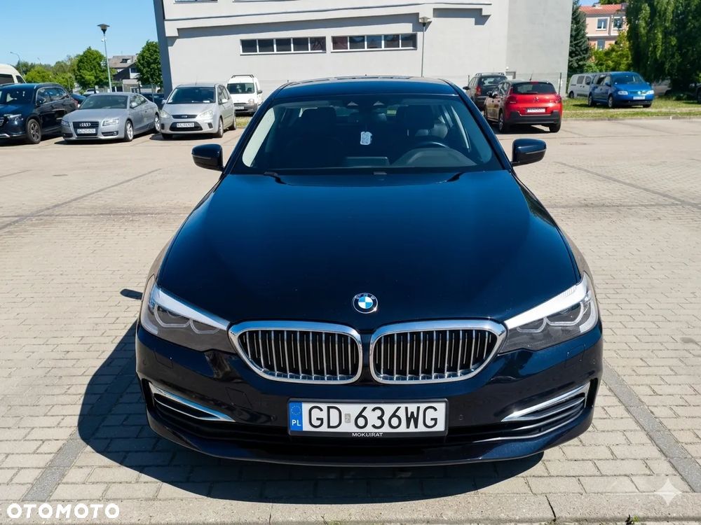 BMW Seria 5 518d Luxury Line - 9