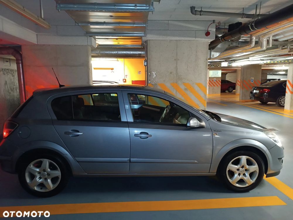 Opel Astra 1.6 NAVI - 14