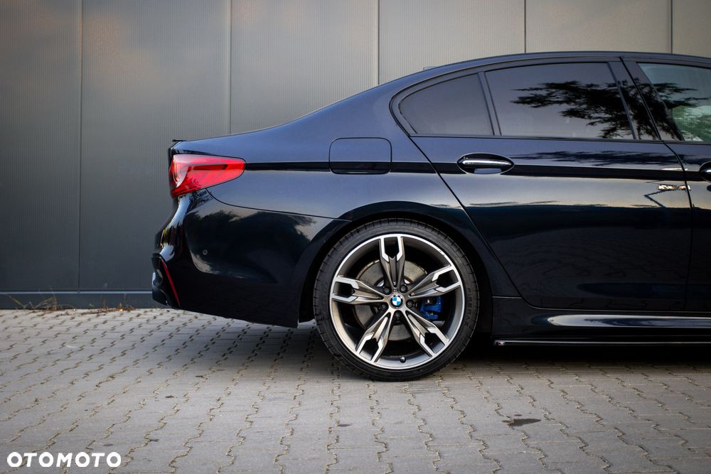BMW Seria 5 M550i xDrive - 11