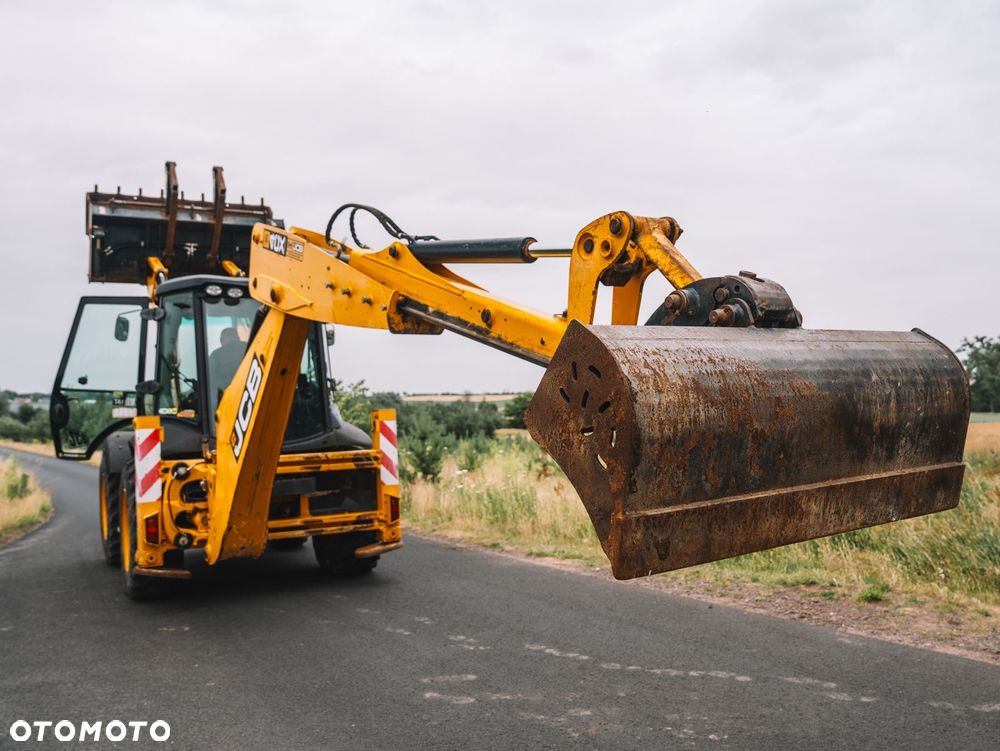 JCB 4CX - 7