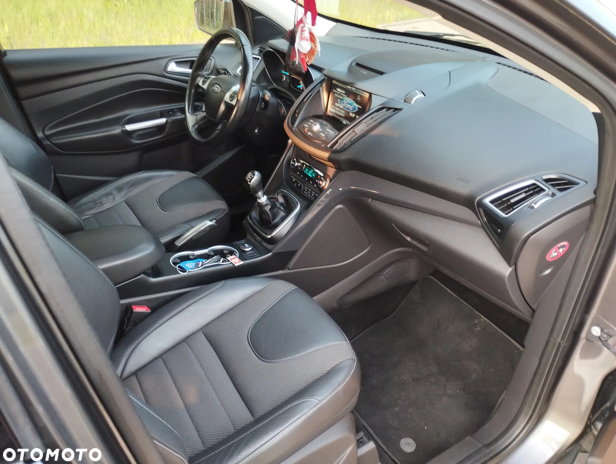 Ford Kuga 2.0 TDCi 2x4 Titanium - 12