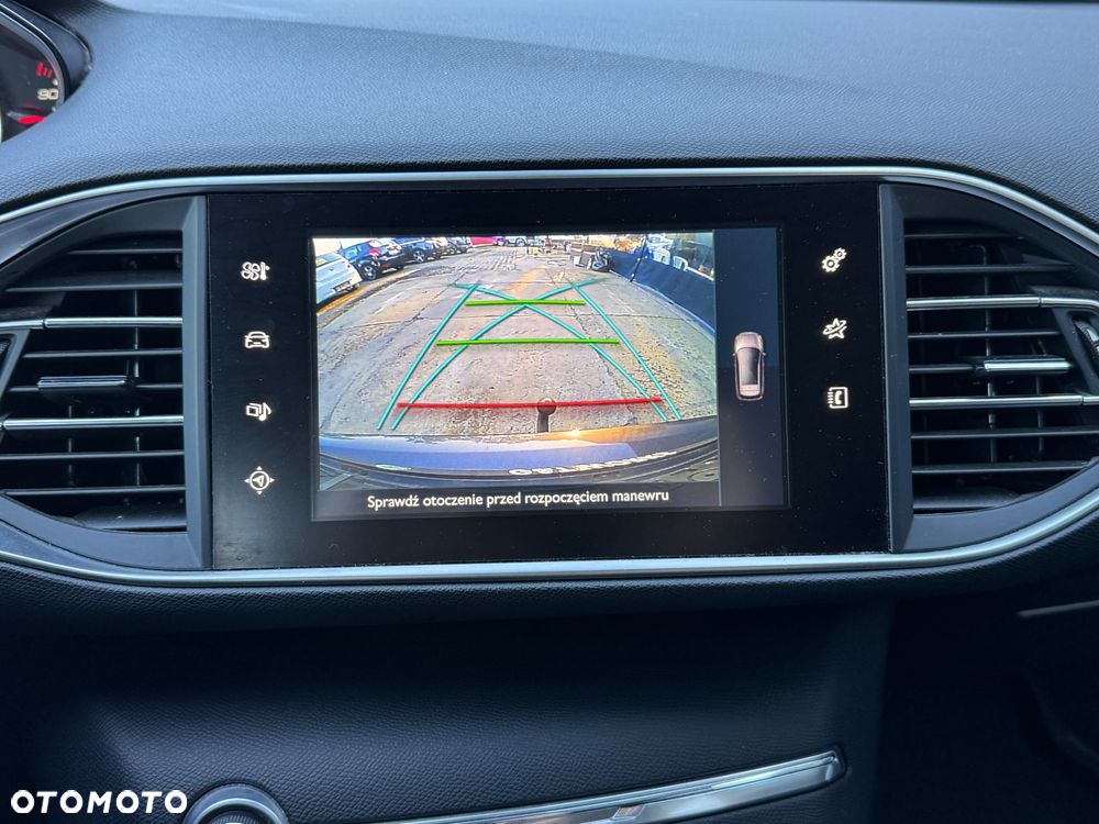 Peugeot 308 SW BlueHDi 150 Automatik Stop & Start Allure - 22