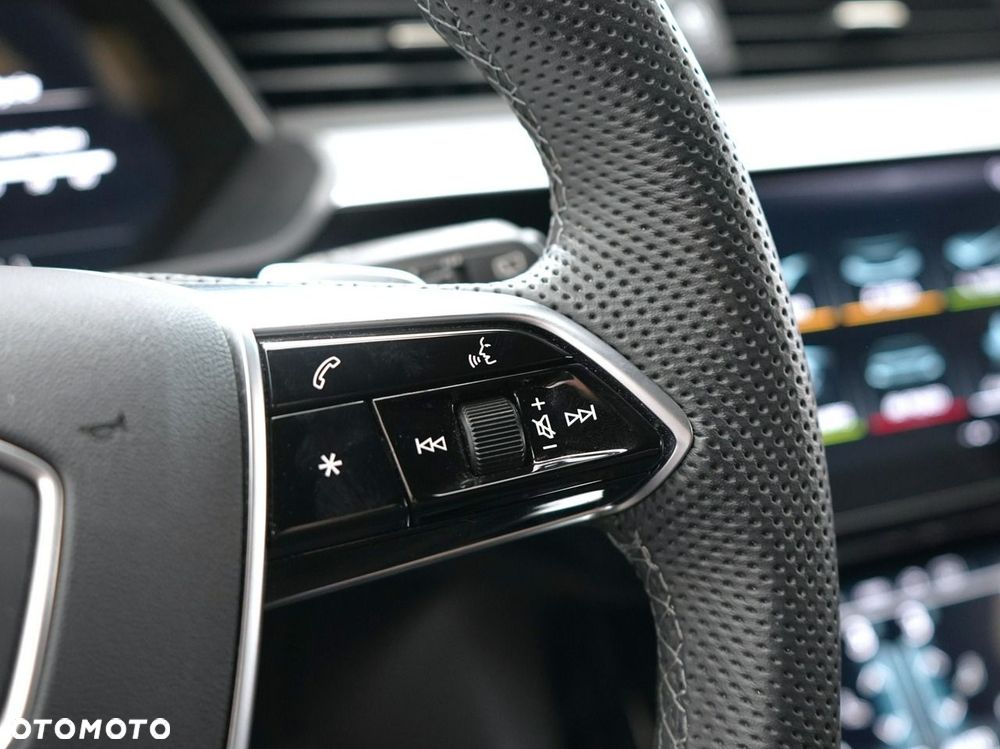 Audi Q8 e-tron - 17