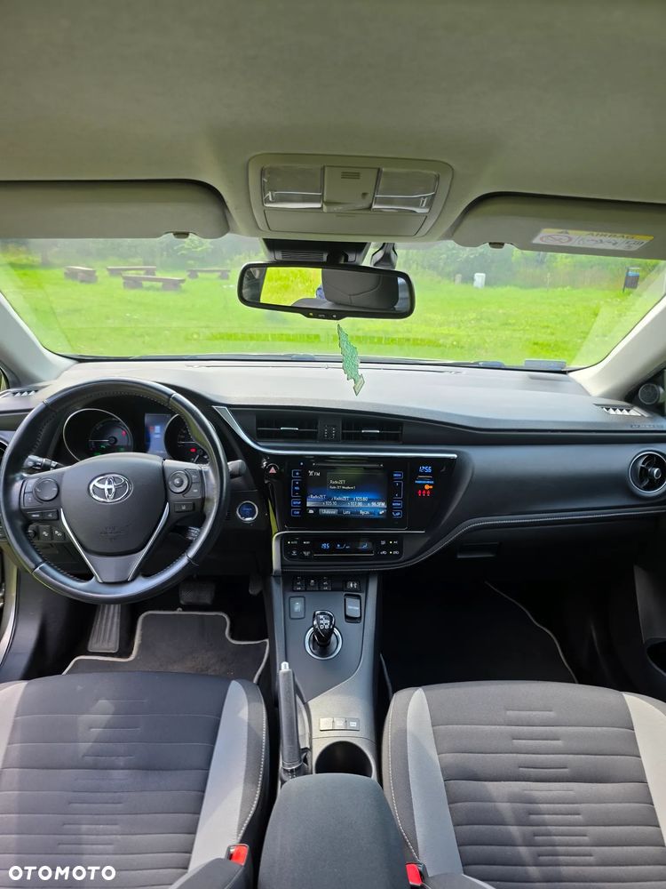 Toyota Auris Hybrid 135 Premium - 10