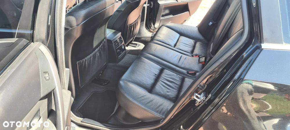 BMW Seria 5 525d - 13