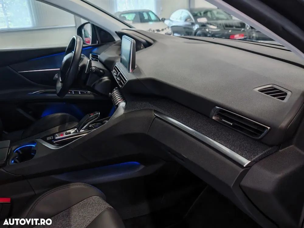 Peugeot 3008 ver-1-2-puretech-s-s-eat8-allure - 18