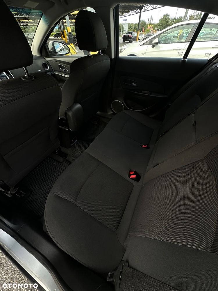 Chevrolet Cruze 1.6 LT - 10