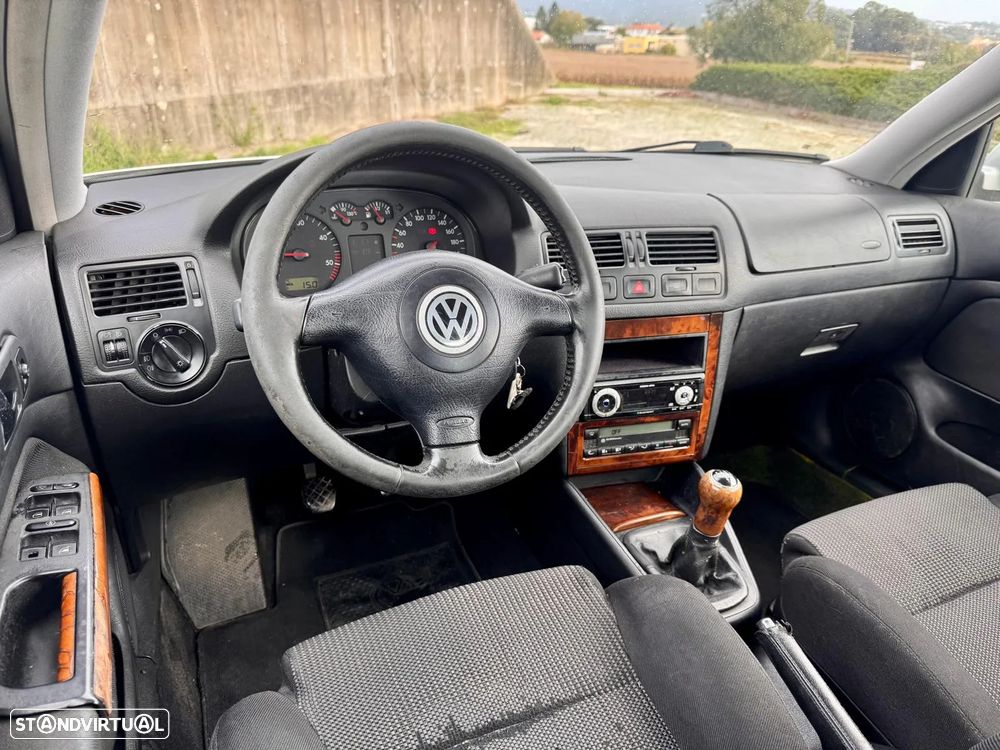 VW Bora 1.9 TDi Confortline - 10